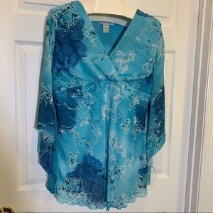 Dressbarn Beautiful Blue Flowy Top Size 1X
